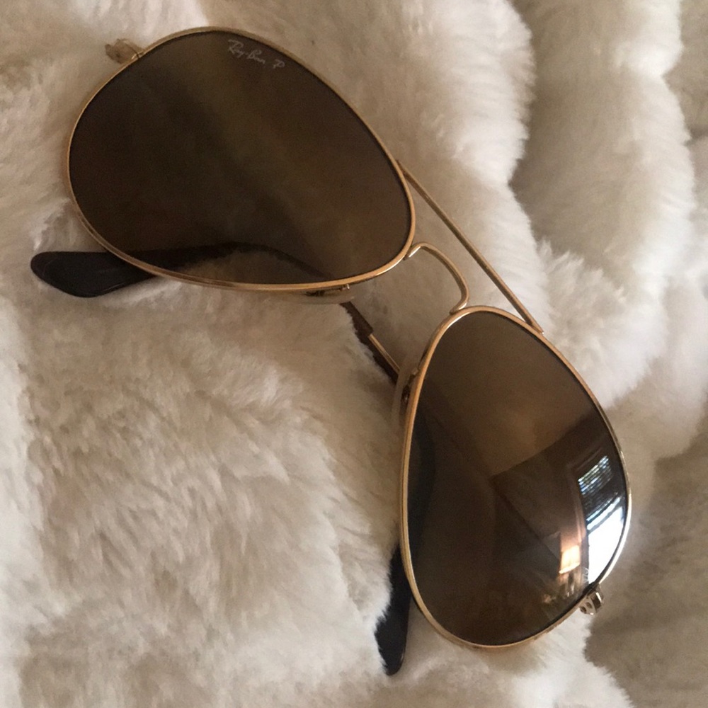 Classic Ray-Ban aviator sunglasses (polarized)